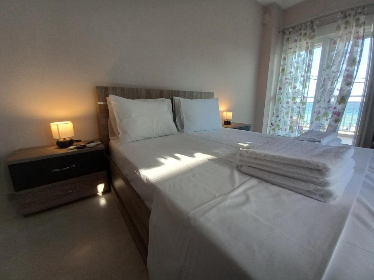 "Breeze" Front To The Sea - Hakidiki Villa Flogita Luaran gambar